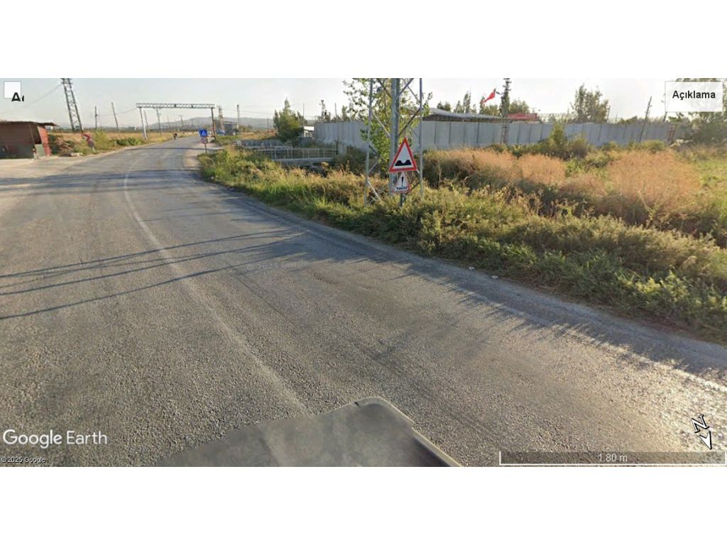 DEMİRKÖPRÜDE SATILIK TARLA